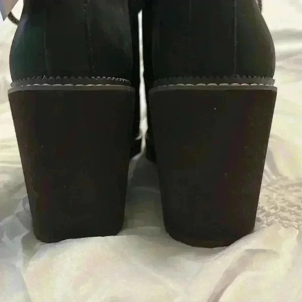 Tom’s Women’s Water Resistant Melrose Wedge in Black Oiled Nubuck Size 10